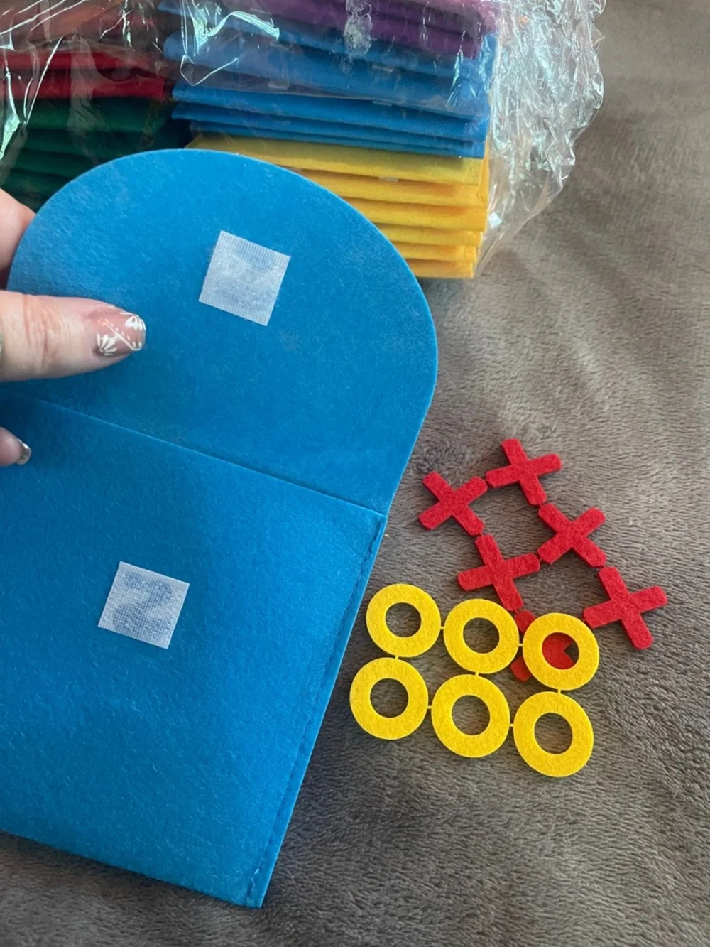 30 Pack Tic Tac Toe Party Favors for Kids, Felt Travel Board Games Storage Pouch